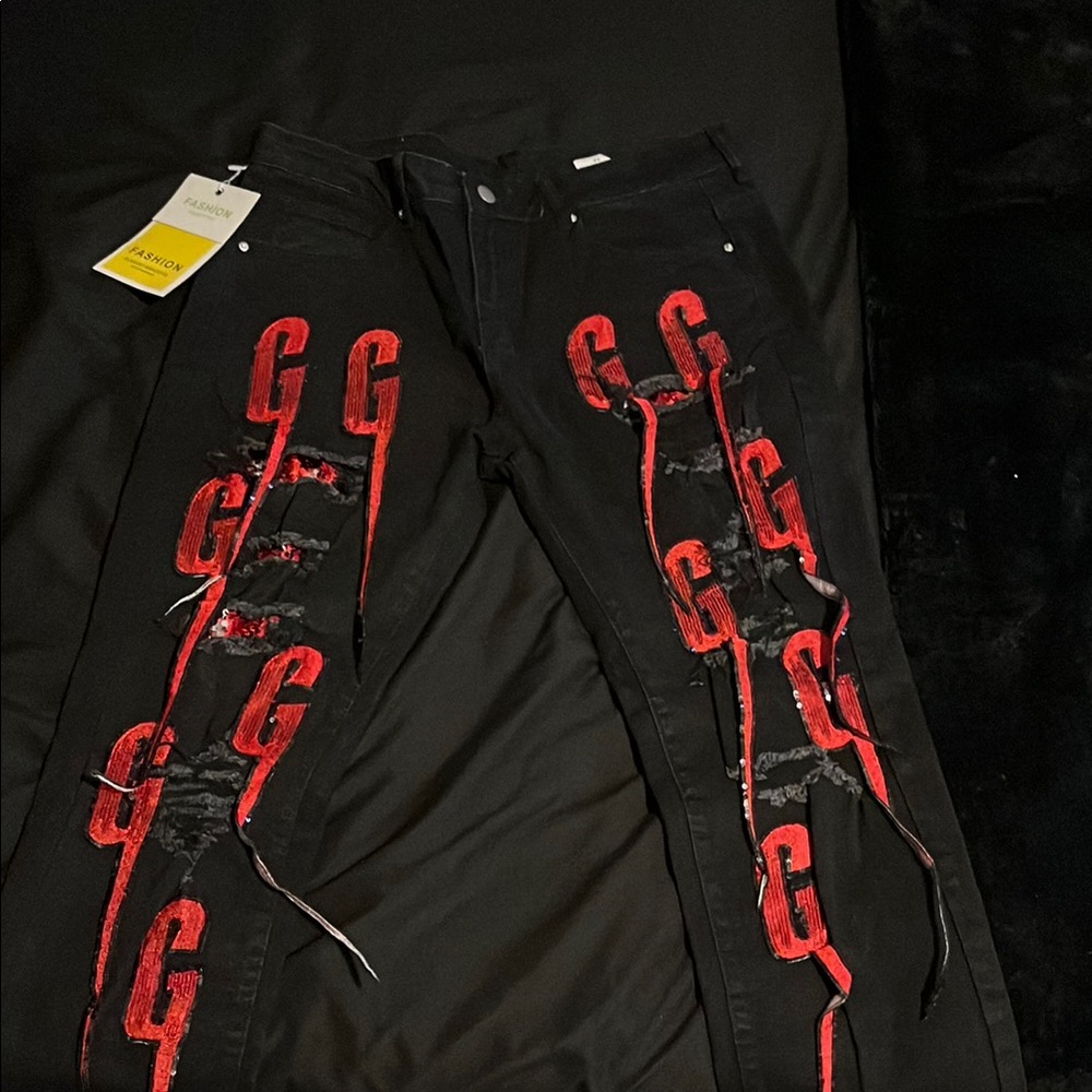 Black and Red Distressed man Jeans